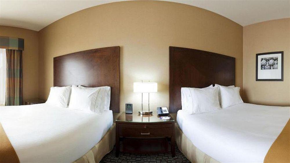 Holiday Inn Express & Suites Salinas By Ihg Exterior foto