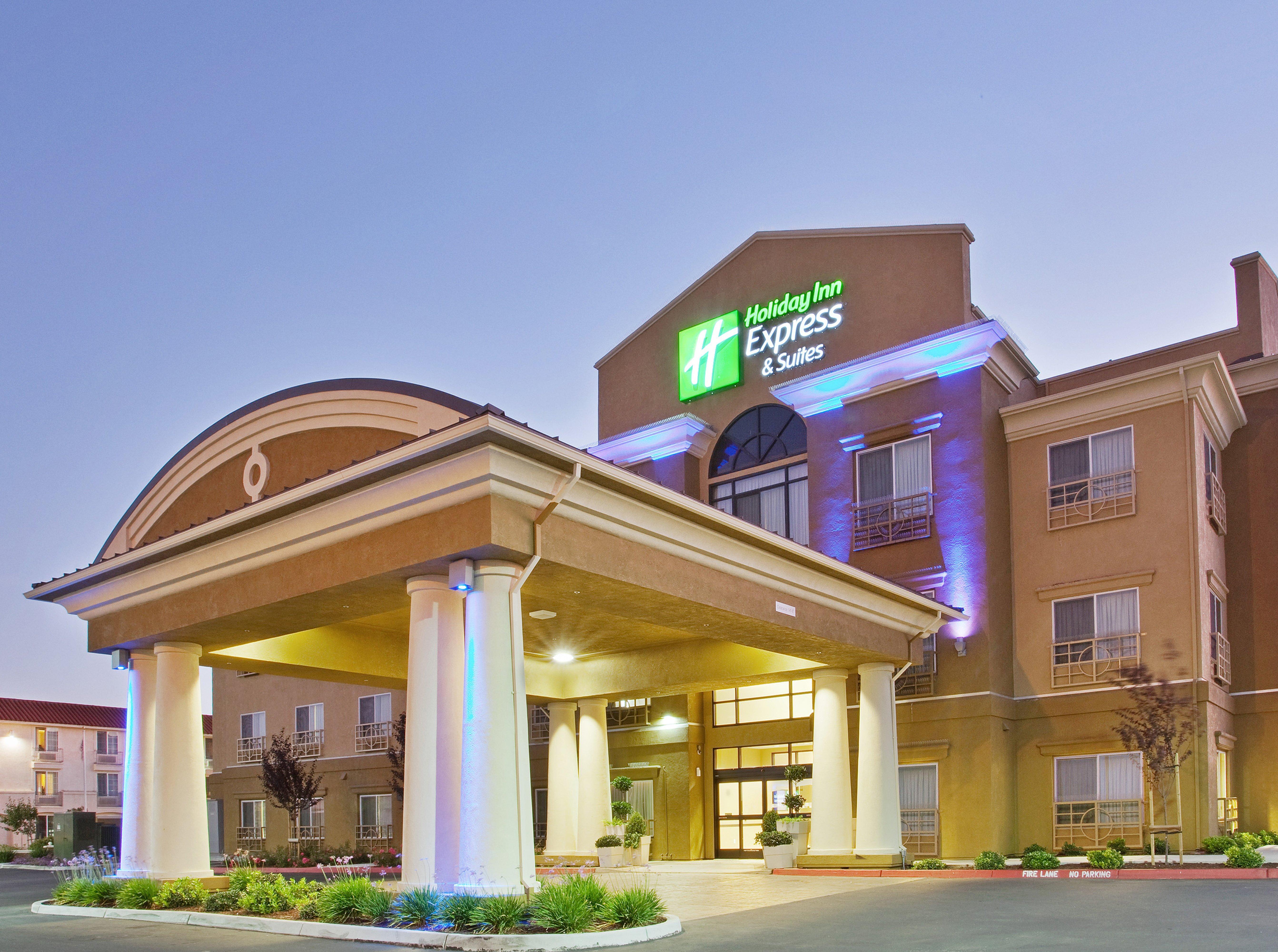 Holiday Inn Express & Suites Salinas By Ihg Exterior foto